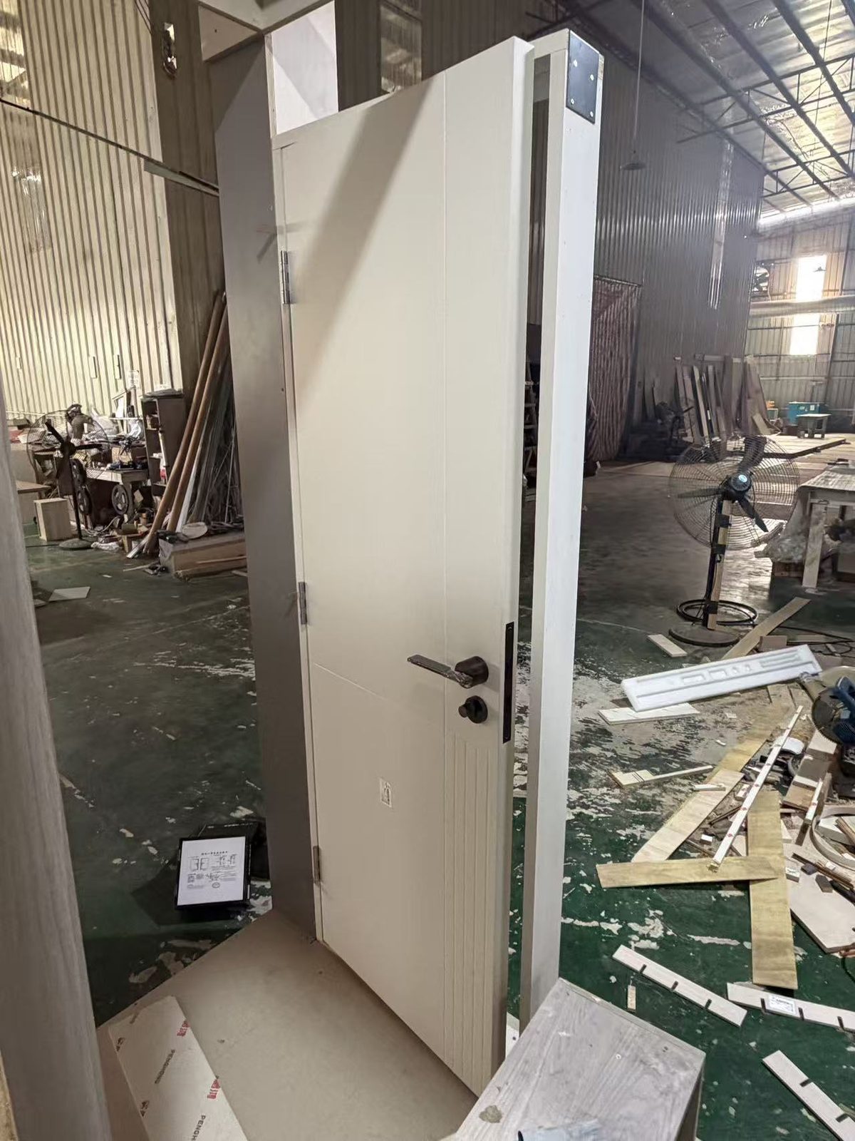 訂造木門連門框鎖具出廠質檢